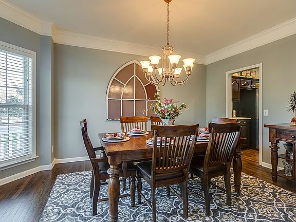 4th image of 2821 Tweed Pl