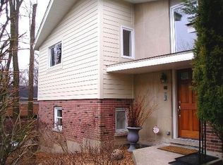 464 Green Bay Rd, Winnetka, IL 60093