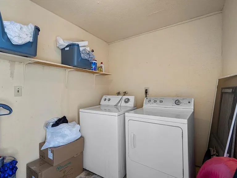 3618 Redwood St — Photo 37