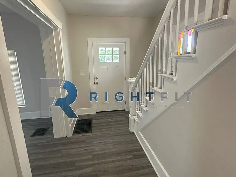 611 Garfield St — Photo 2