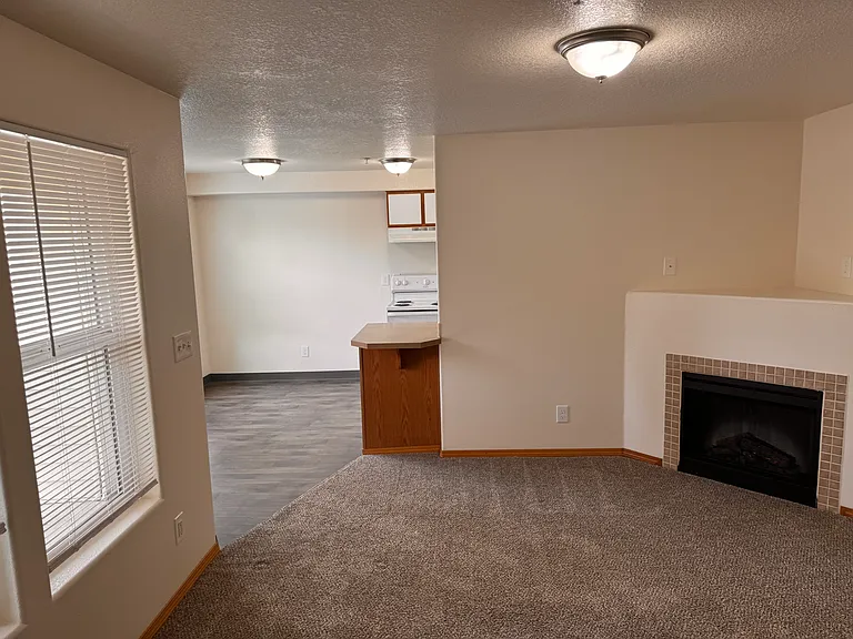 Loganberry Commons — Photo 14