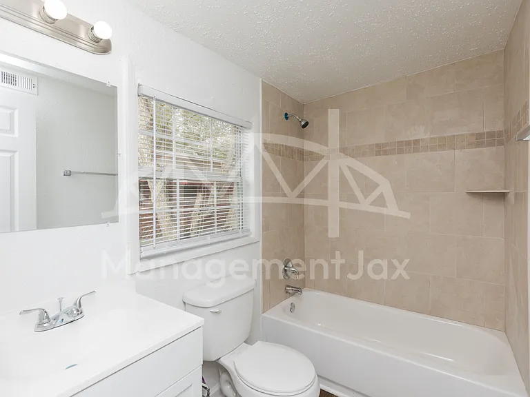 2661 W 25th St — Photo 18
