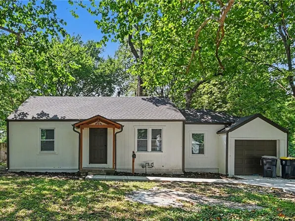 11220 Applewood Dr, Kansas City, MO 64134