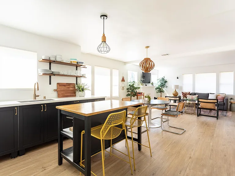2918 S Harcourt Ave — Photo 12