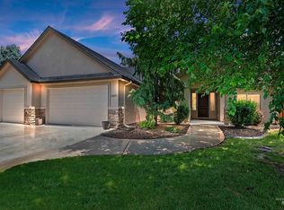4880 N Saguaro Hills Ave, Meridian, ID 83646