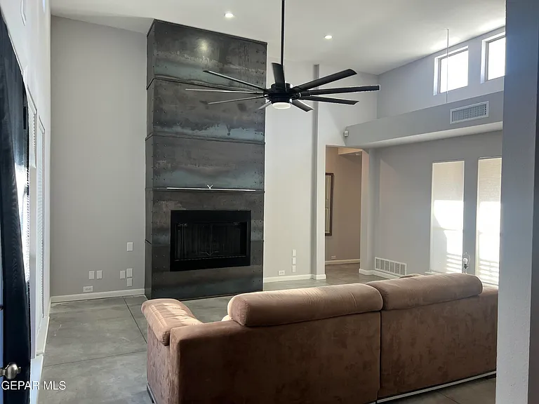 5656 Burning Tree Dr — Photo 18