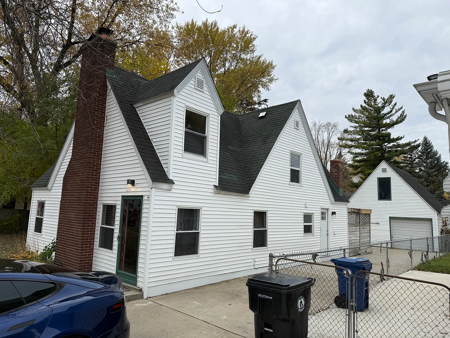 3 bed, 1104 sqft, $1,700 — Photo 2