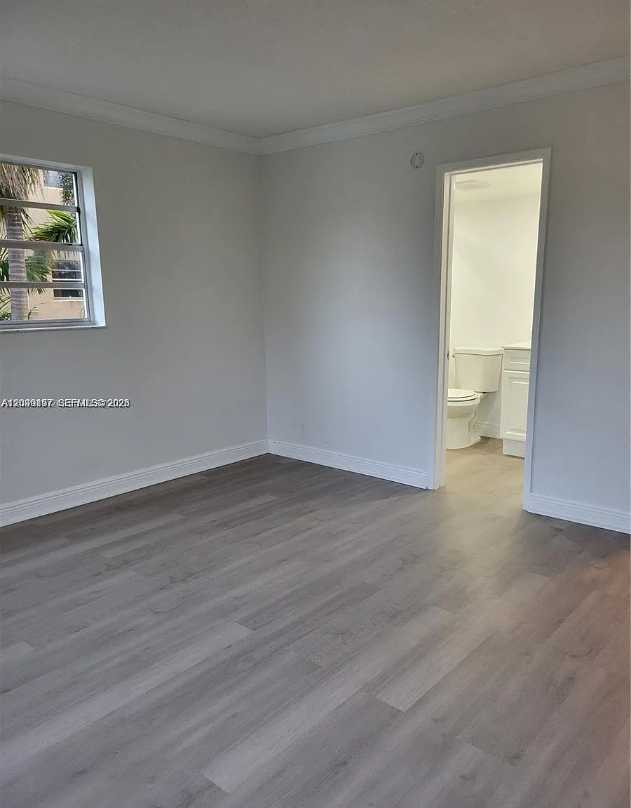 April Song Condo — Photo 4