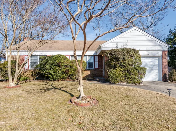 1038 Linden Street, North Valley Stream, NY 11580