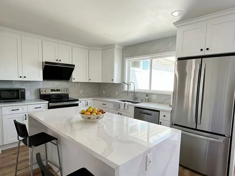635 River View Dr — Photo 2