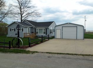 2318 Oak Rd, Pinconning, MI 48650