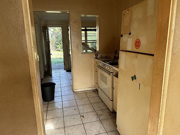 4th image of 5333 Oak Forest Dr