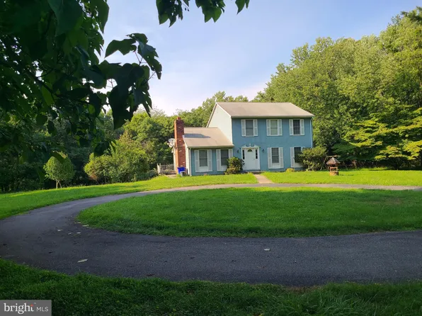 16365 Camalo Dr, Mount Airy, MD 21771