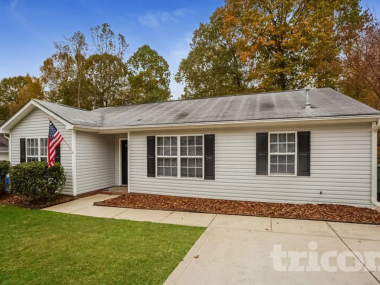 266 Sweet Martha Dr — Photo 2