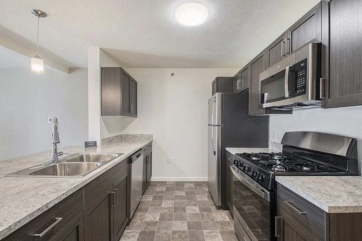 Andover Pointe Apartment Homes — Photo 2