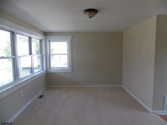 5th image of 122 Victoria Ln