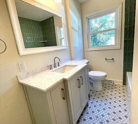 4th image of 1153 N 11th AVENUE