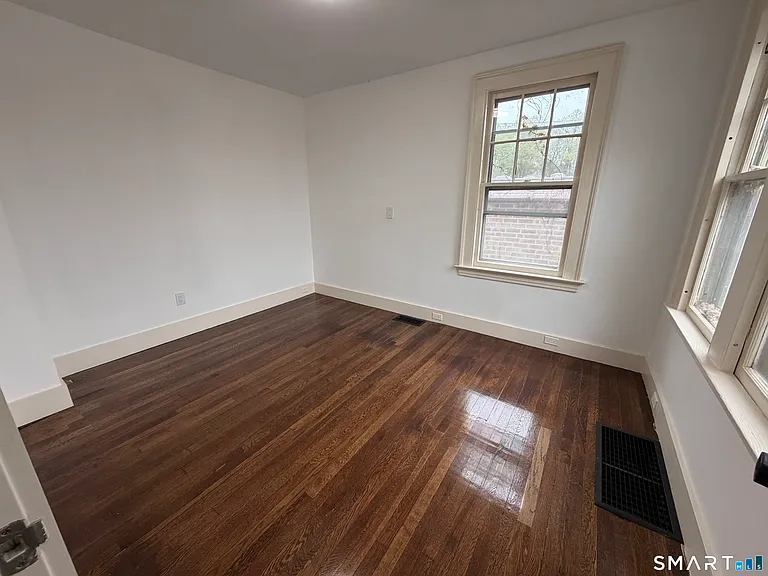 15 Central Ave — Photo 9