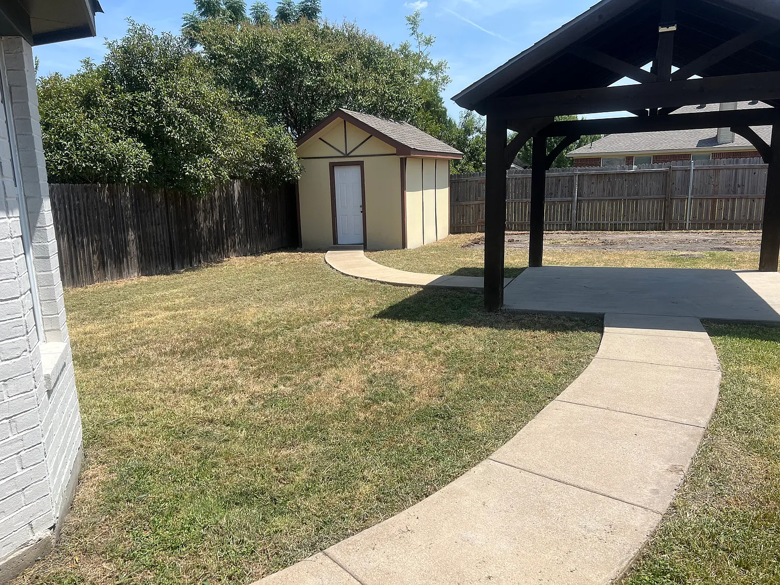3 bed, 1600 sqft, $2,480 — Photo 2