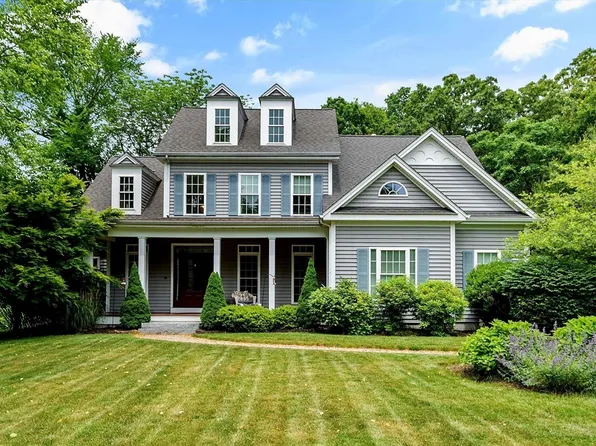 48 Cedar Creek Dr, Attleboro, MA 02703