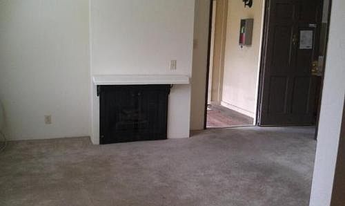 3rd image of 1312 G St APT 7