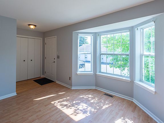 2nd image of 1438 Charleston Ct