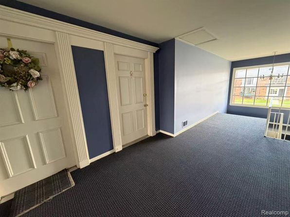 474 Fox Hills Dr N APT 6