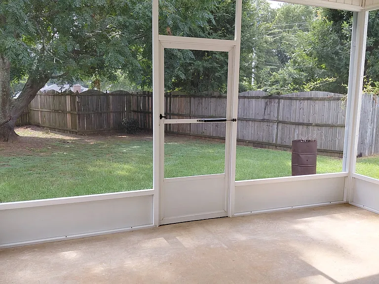 222 Piedmont Ln — Photo 23