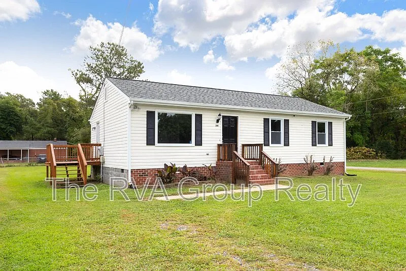 3 bed, 1.5 bath, 1008 sqft, $1,995 — Photo 3
