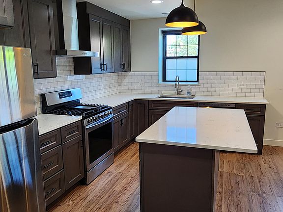 2nd image of 838 Madison St #201