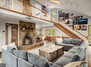 170 Cardinal Ln, Berkeley Springs, WV 25411