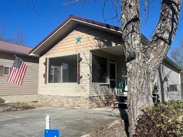 443 Mountain Thrush Dr, Townsend, TN 37882