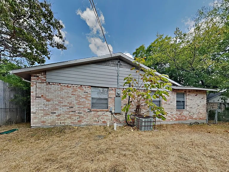 4349 Chestnut Dr — Photo 17
