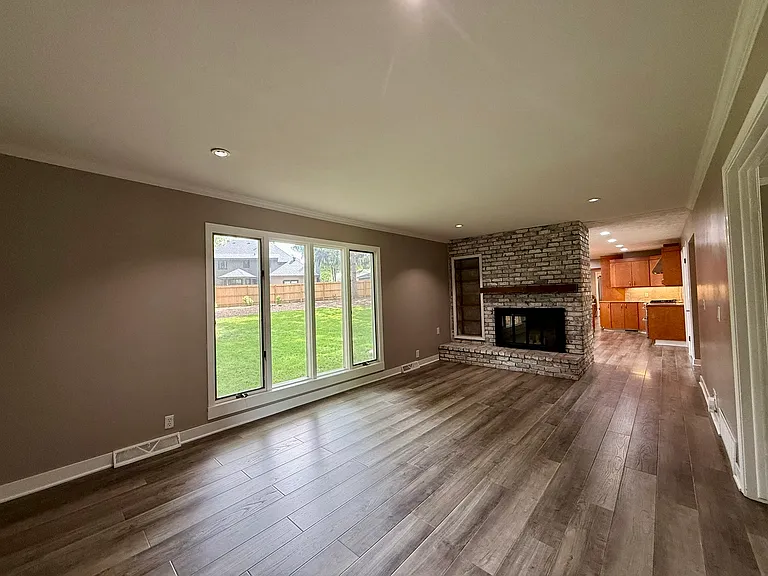 9325 Pauline St — Photo 19
