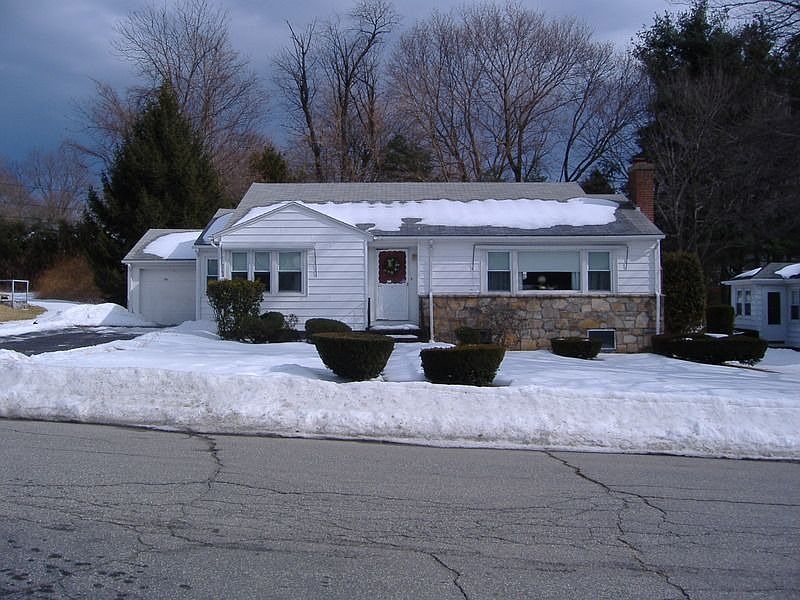 54 Kinnicutt Rd Worcester, MA