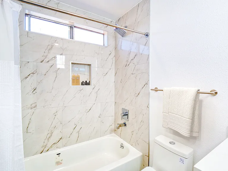 301 North Alvarado Street — Photo 17