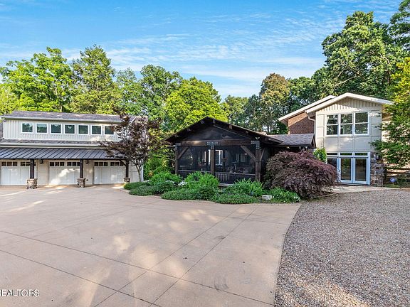 5th image of 232 Belleaire Dr