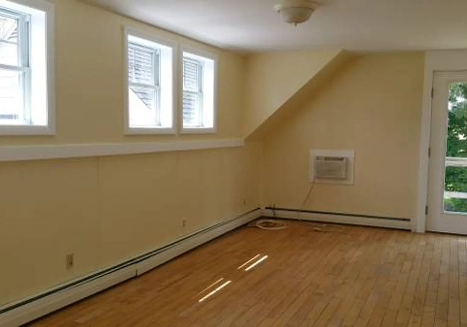 344 Pine Hill — Photo 2