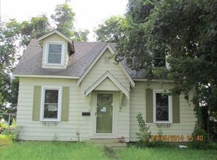 210 W 9th St, Metropolis, IL 62960