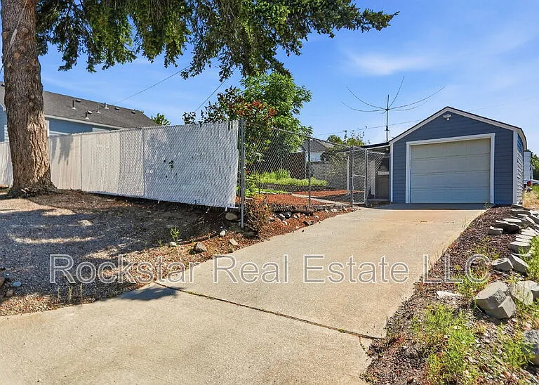 3027 W Cleveland Ave — Photo 23