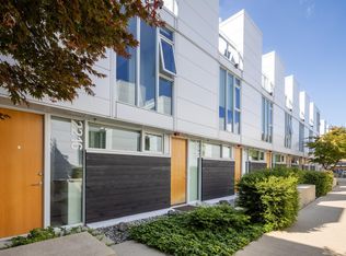 2216 Willow St, Vancouver, BC V5Z0C8