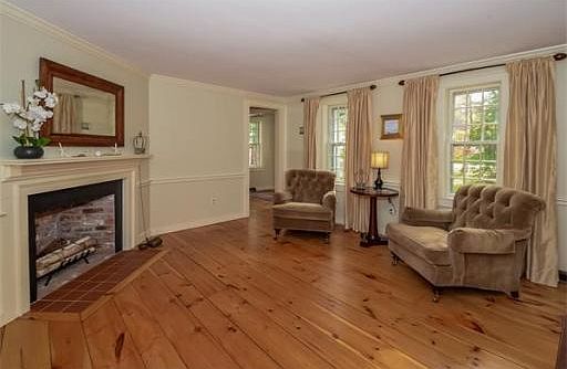 5th image of 68 Alden St