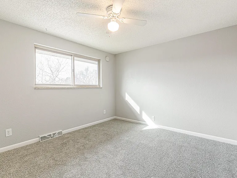 4510 Everett Ct — Photo 11