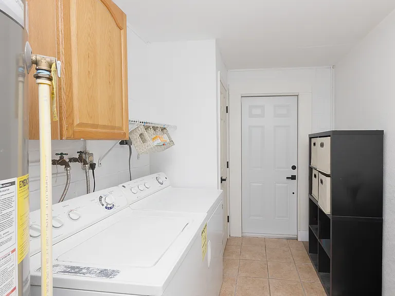 1041 Jadewood Ave — Photo 8