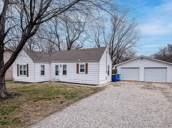 105 Gould St, Tonganoxie, KS 66086
