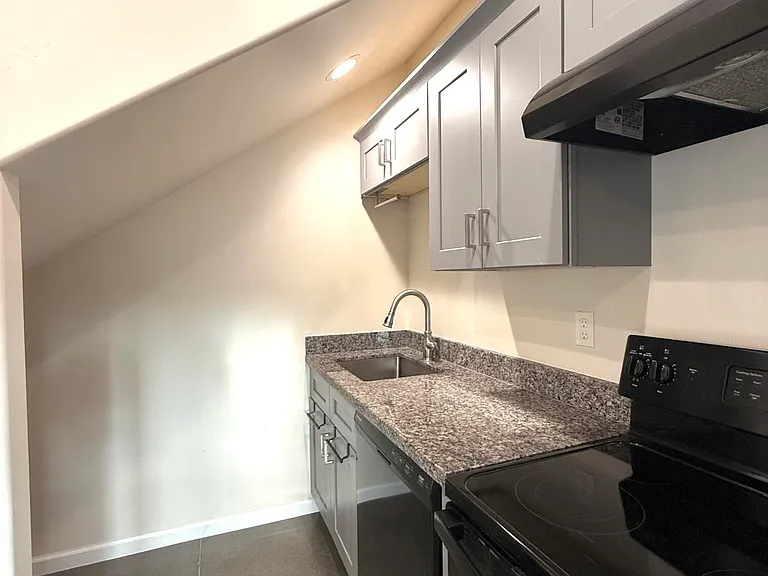 720 N Walnut St #1 — Photo 11