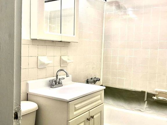 4th image of 2137 Vyse Ave #2C