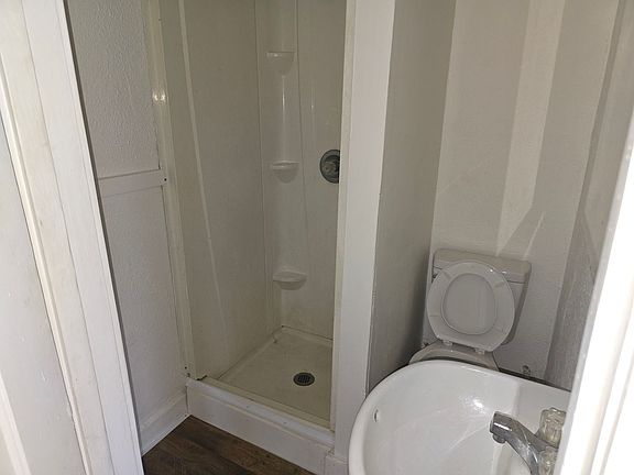 2nd image of 414 11th St #7
