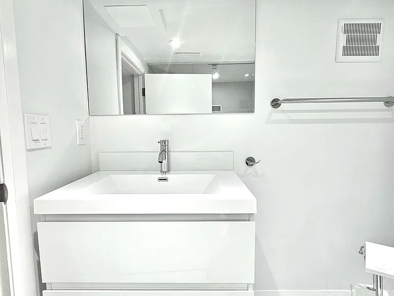 38 Halton St — Photo 12