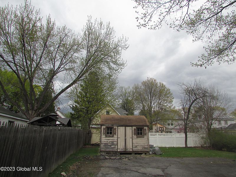5th image of 206 Catherine Street